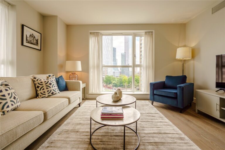 Circus Apartments, Canary Wharf