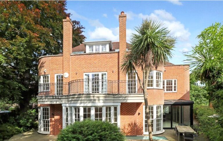 Netherhall Gardens, Hampstead