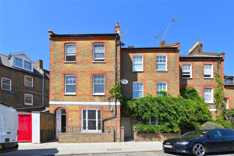 Robertson Street, Battersea