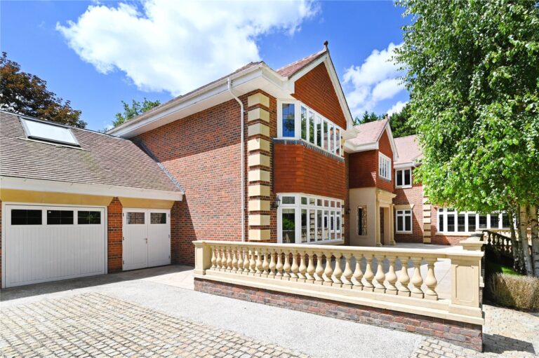 Camp End Road, Weybridge