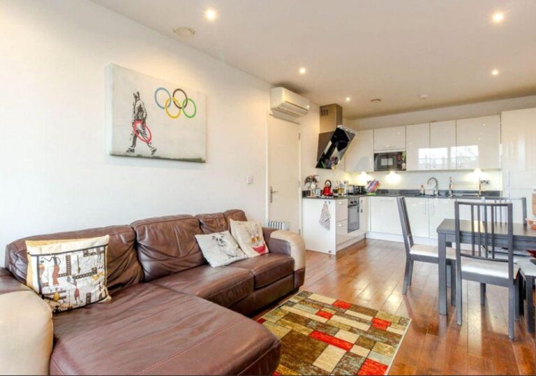 White Cross Apartments, Stratford