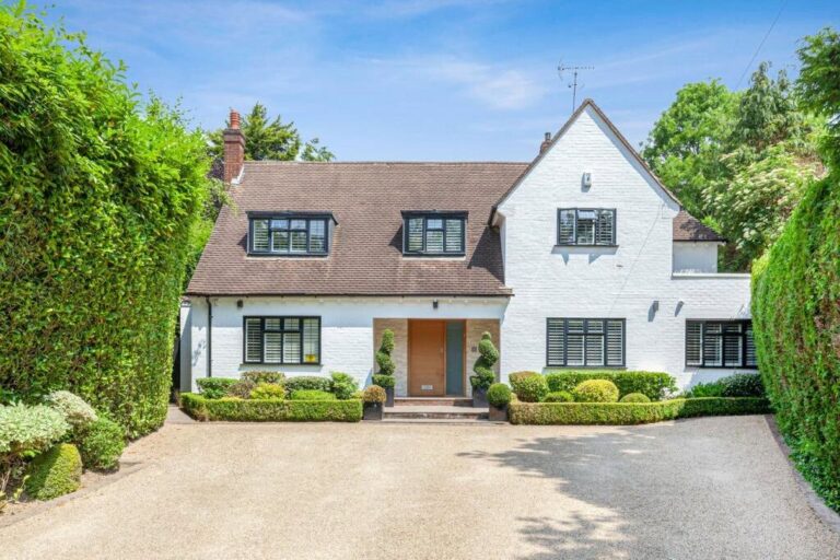 Adelaide Close, Stanmore
