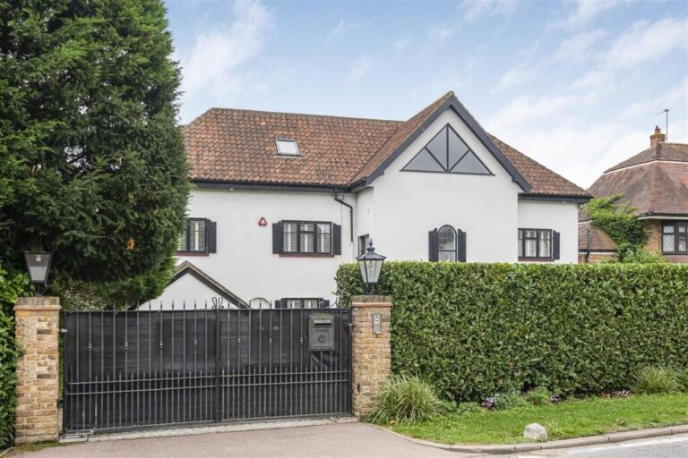 Camlet Way, Hadley Wood