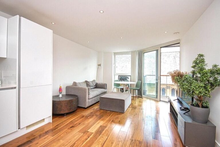 Titan Court, Mill Hill