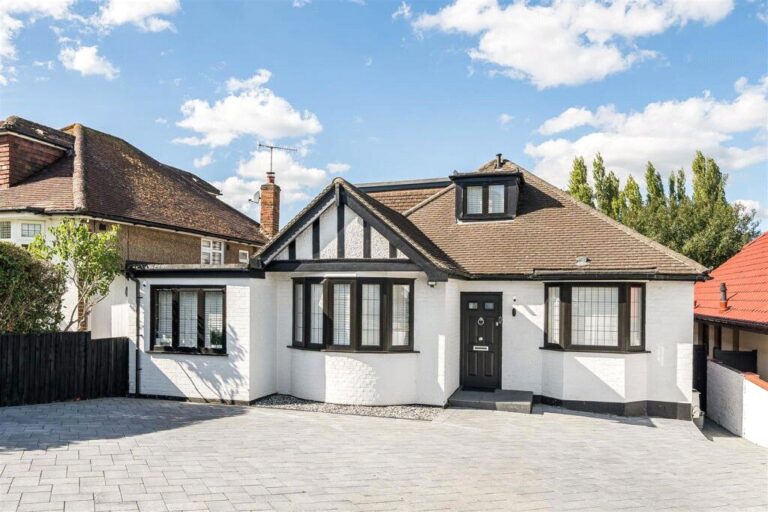 Caldecote Gardens, Bushey Heath